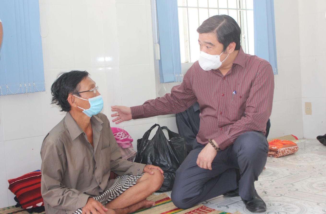 Nha Trang tập trung 80 người lang thang để phòng, chống dịch