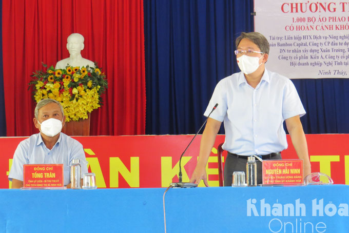 Bí thư Tỉnh ủy Nguyễn Hải Ninh chia sẻ với người dân về những giải pháp  sắp tới của tỉnh trong công tác chống dịch.