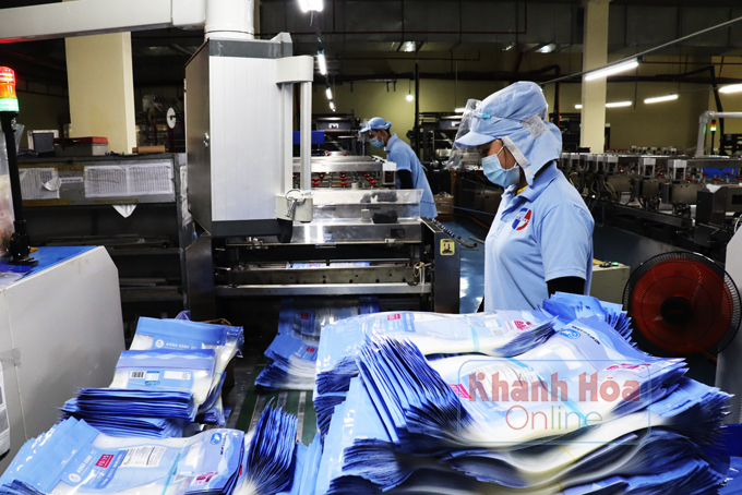 Người lao động &quot;vùng xanh&quot; và &quot;vùng vàng&quot; được phép đi làm