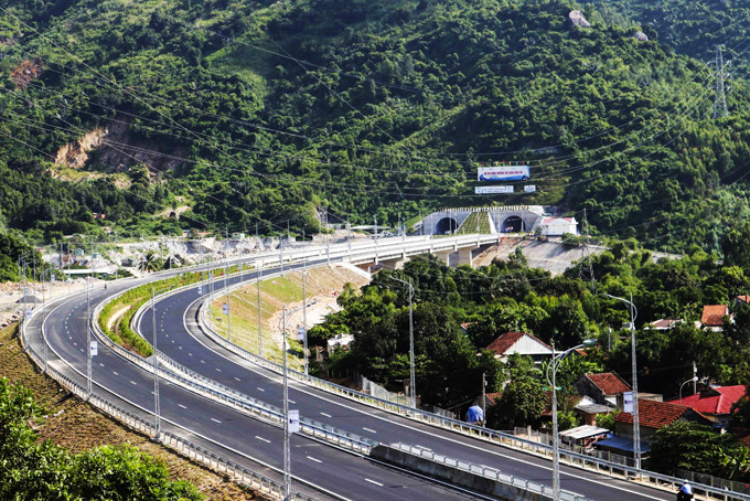 Hầm đường bộ đèo Cả kết nối giao thông  Khánh Hòa - Phú Yên.