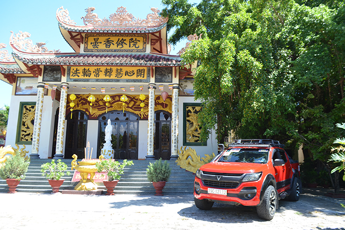 Hội Nhà báo tỉnh Khánh Hòa tặng 20 suất quà cho chùa Lộc Thọ