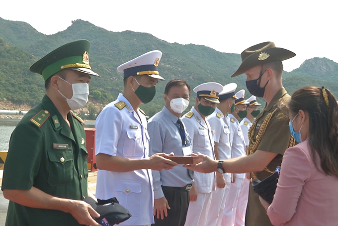 VIDEO: Australian Indo-Pacific Endeavour 2021 Task Group arrives in Cam Ranh