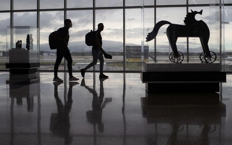 Hành khách tại sân bay IAH George Bush, Houston, bang Texas, Mỹ. (Ảnh: REUTERS)