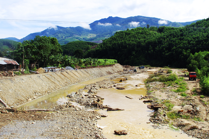 Khánh Sơn chủ động ứng phó với mùa mưa bão