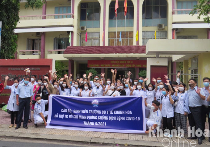 70 sinh viên trường Cao đẳng Y tế Khánh Hòa vào TP. Hồ Chí Minh hỗ trợ  chống dịch - Báo Khánh Hòa điện tử