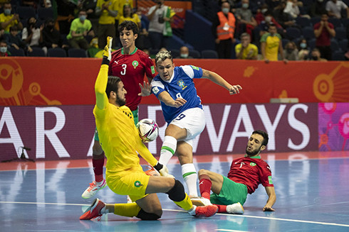 Tuyển Brazil thắng vất vả trong cuộc đối đầu với Morocco.
