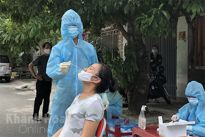 Từ 7 giờ đến 17 giờ ngày 18-10, Khánh Hòa ghi nhận thêm 25 ca dương tính với SARS-CoV-2