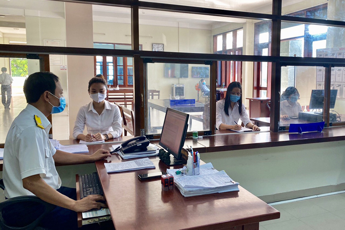 Chi cục Thuế khu vực Tây Khánh Hòa tích cực hỗ trợ người nộp thuế