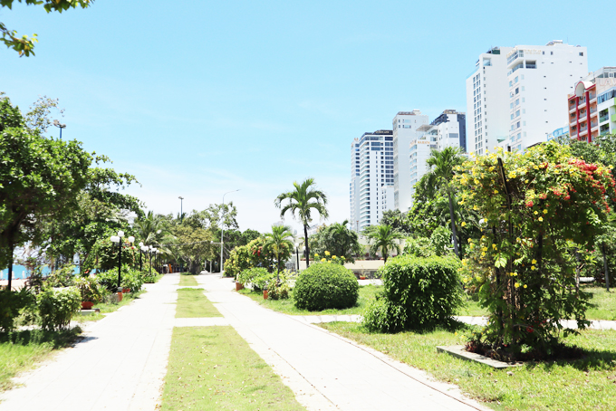 Liền dải công viên đường biển