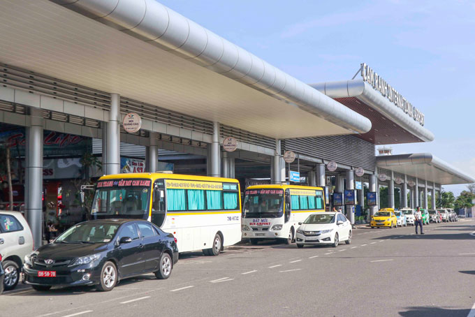 Xe buýt Đất Mới được phép vận chuyển hành khách đi/đến sân bay Cam Ranh.