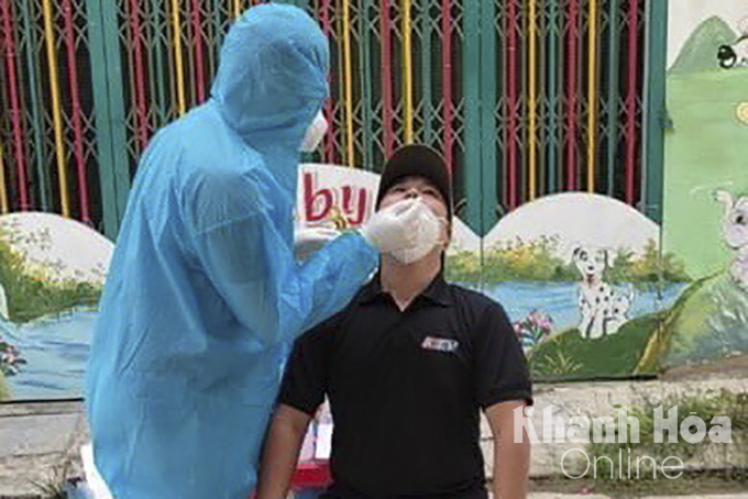 Từ 7 giờ đến 17 giờ ngày 15-10, Khánh Hòa ghi nhận thêm 19 ca dương tính với SARS-CoV-2