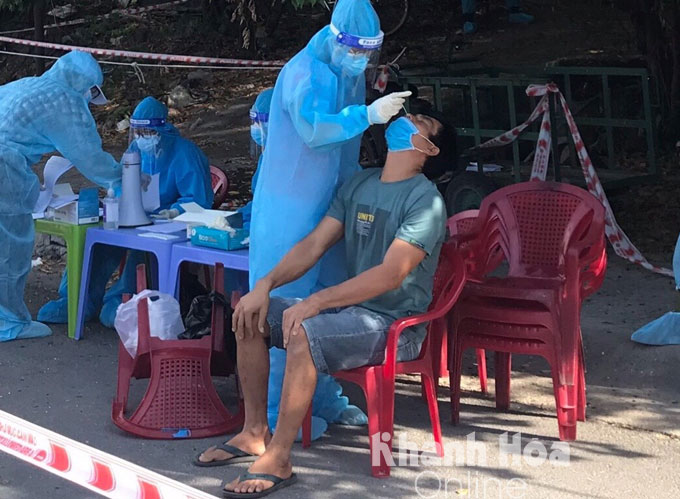 Từ 7 giờ đến 17 giờ ngày 16-10, Khánh Hòa ghi nhận thêm 41 ca dương tính với SARS-CoV-2