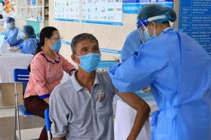 Vaccine injection in Nha trang City.
