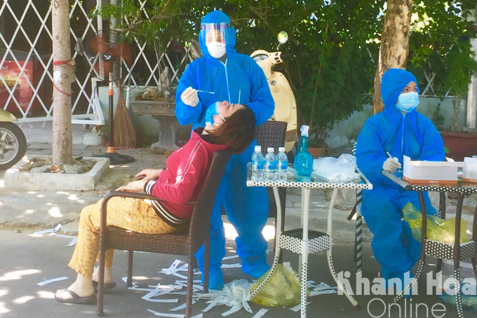 Từ 7 giờ đến 17 giờ ngày 23-10, Khánh Hòa ghi nhận thêm 24 ca dương tính với SARS-CoV-2