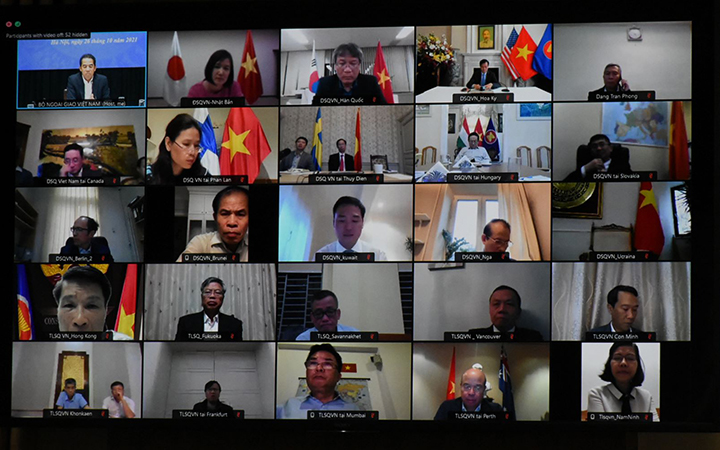 Triển khai toàn diện công tác về người Việt Nam ở nước ngoài