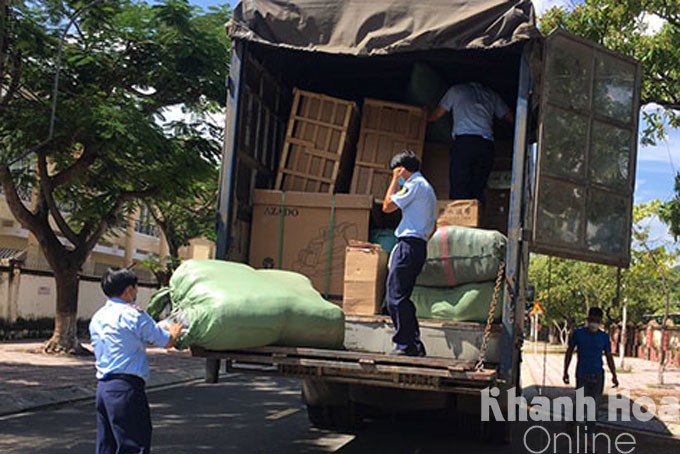 Phát hiện và tạm giữ gần 4.000 sản phẩm hàng hóa vi phạm