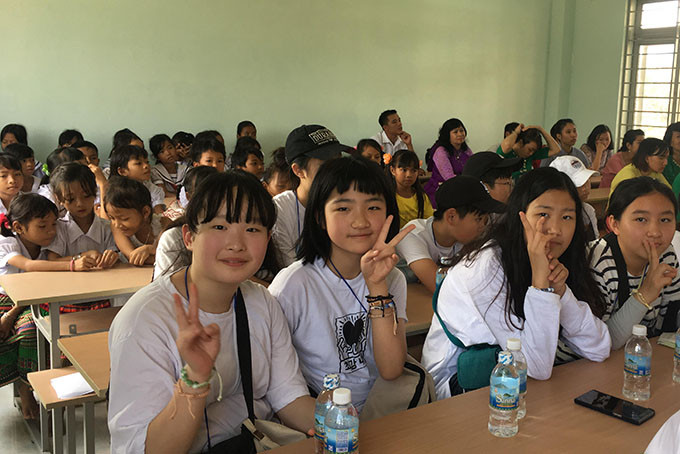 Học sinh ở Jeju (Hàn Quốc) tại lớp học Trường Tiểu học Khánh Hòa - Jeju.