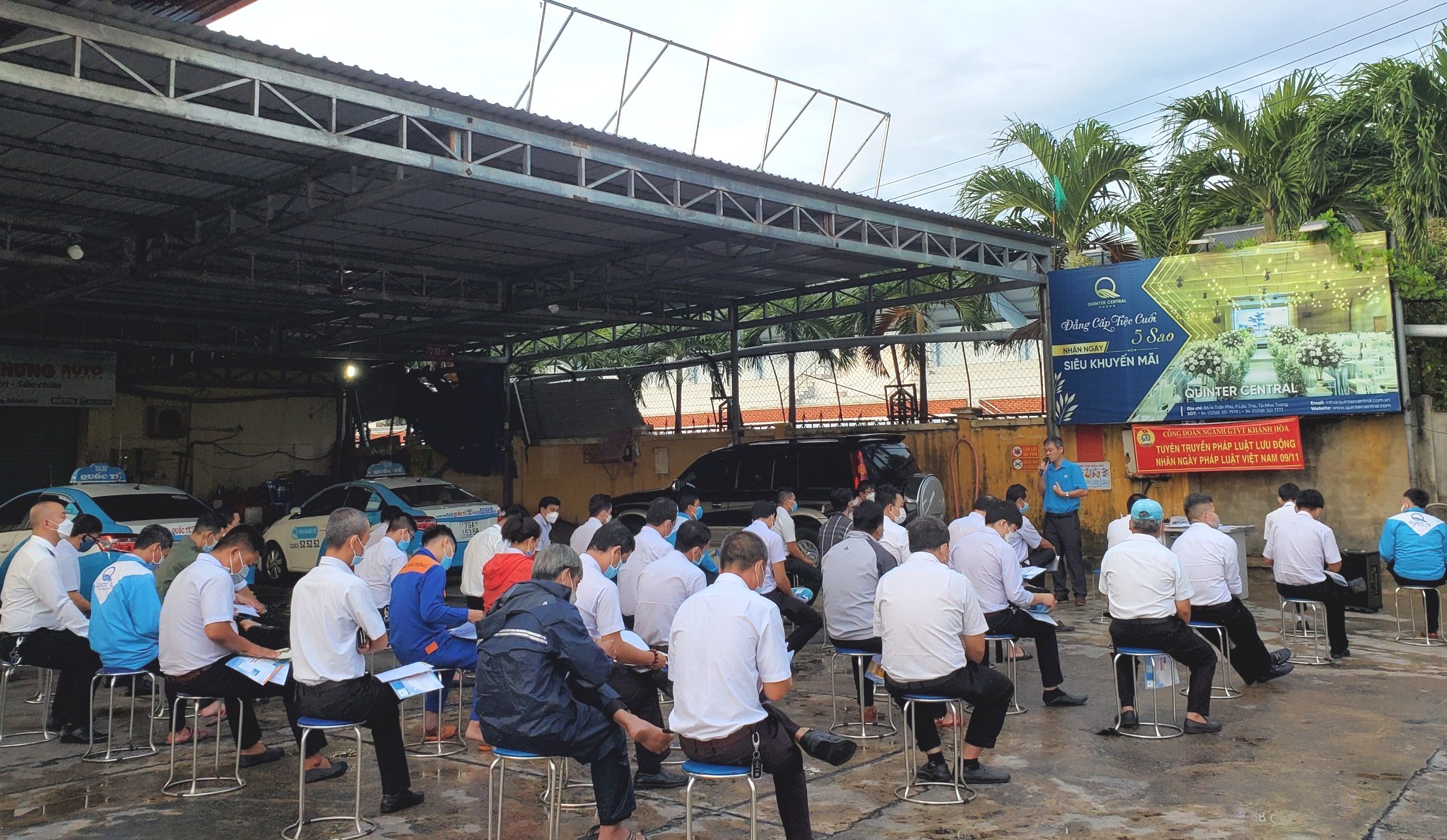 Tuyên truyền pháp luật lưu động cho hơn 50 người lao động