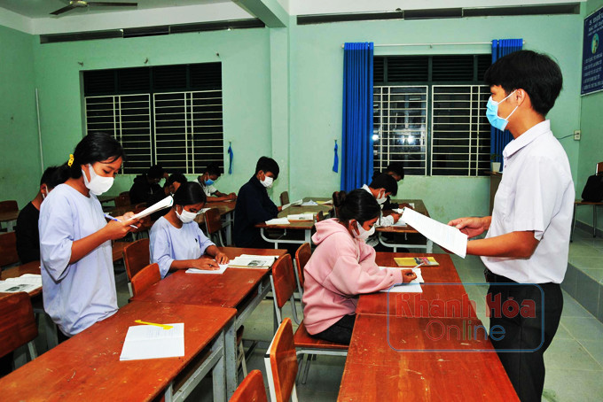 Lớp phổ cập giáo dục THCS tại Trường THCS Chu Văn An.