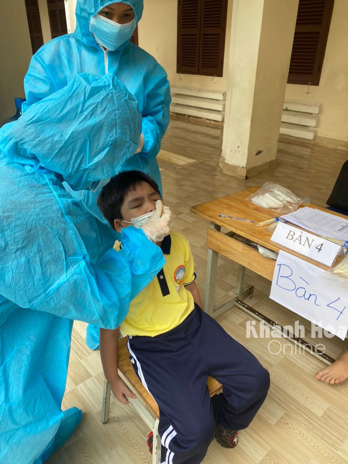 Từ 7 giờ đến 17 giờ ngày 13-11, Khánh Hòa ghi nhận thêm 121 ca dương tính với SARS-CoV-2