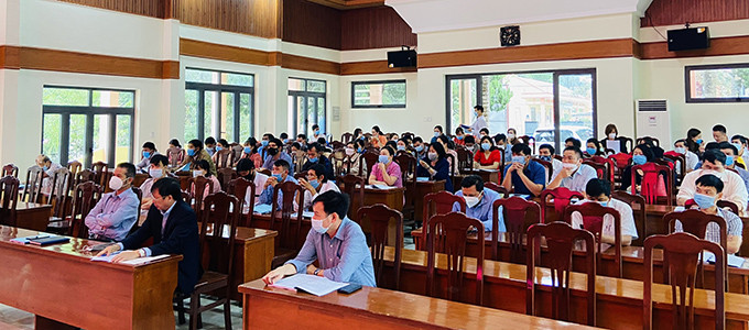 Các học viên tham gia lớp học.