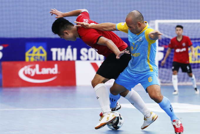Đội futsal Sanvinest Khánh Hòa có trận thắng suôn sẻ  trước Hưng Gia Khang Đắk Lắk trong ngày giải đấu trở lại.