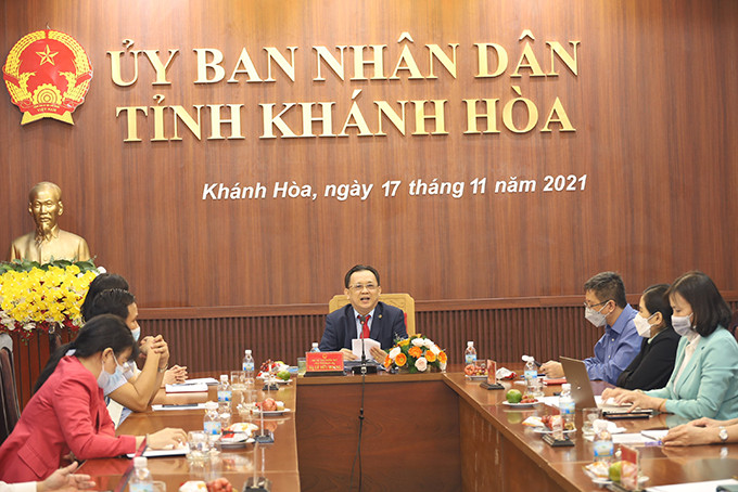 Ông Lê Hữu Hoàng phát biểu tại buổi tọa đàm. 