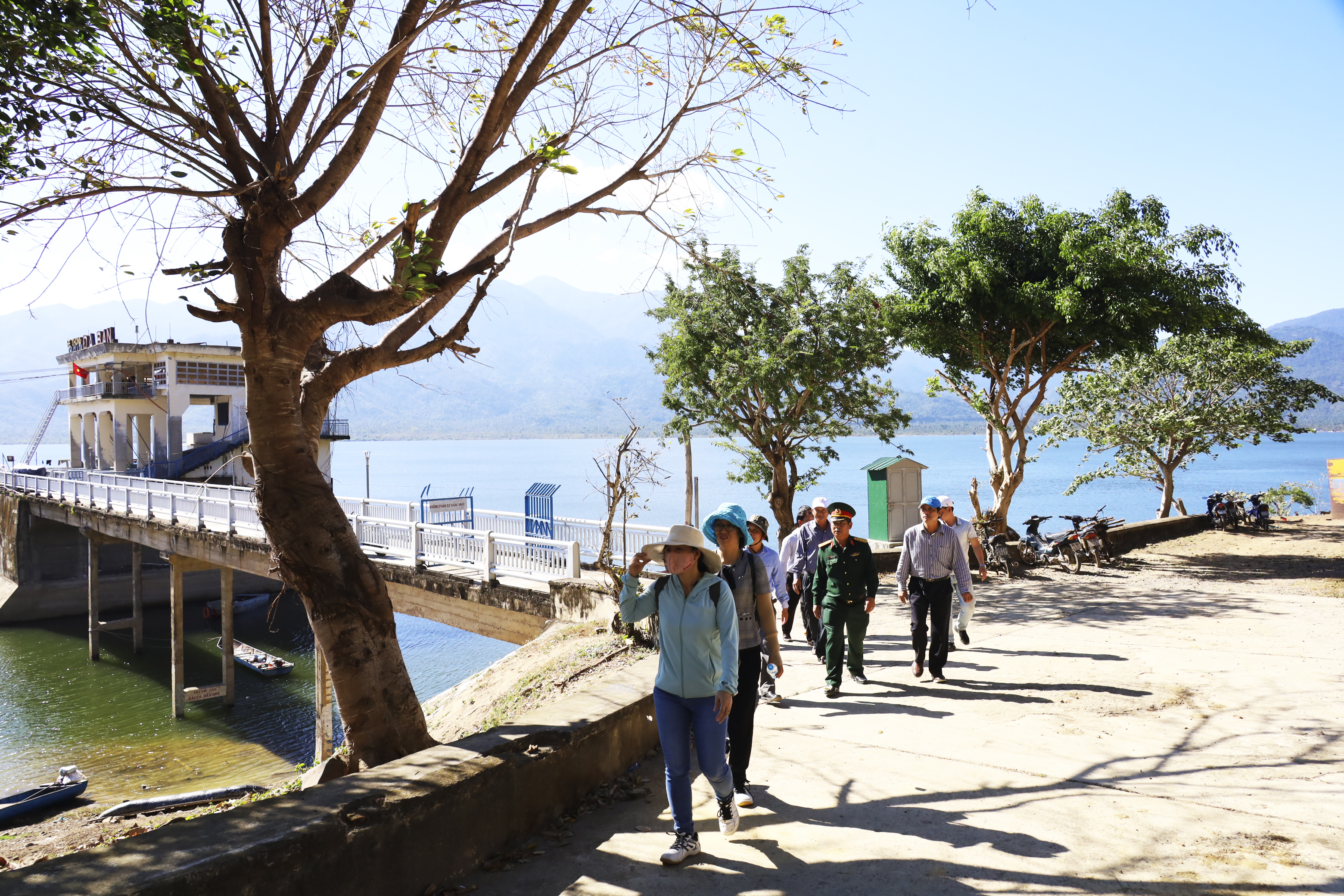 Những địa chỉ đỏ về nguồn