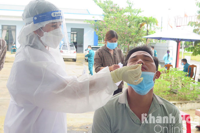 Từ 7 giờ đến 17 giờ ngày 27-11, Khánh Hòa ghi nhận thêm 247 ca dương tính với SARS-CoV-2