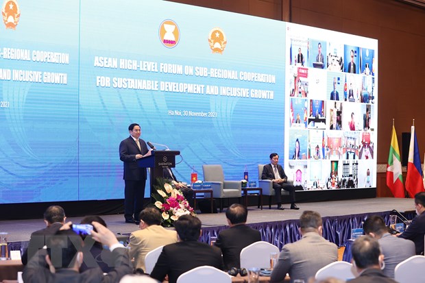 Thủ tướng Phạm Minh Chính phát biểu tại phiên khai mạc Diễn đàn cấp cao ASEAN về hợp tác tiểu vùng vì sự phát triển bền vững và tăng trưởng bao trùm. (Ảnh: Dương Giang/TTXVN)