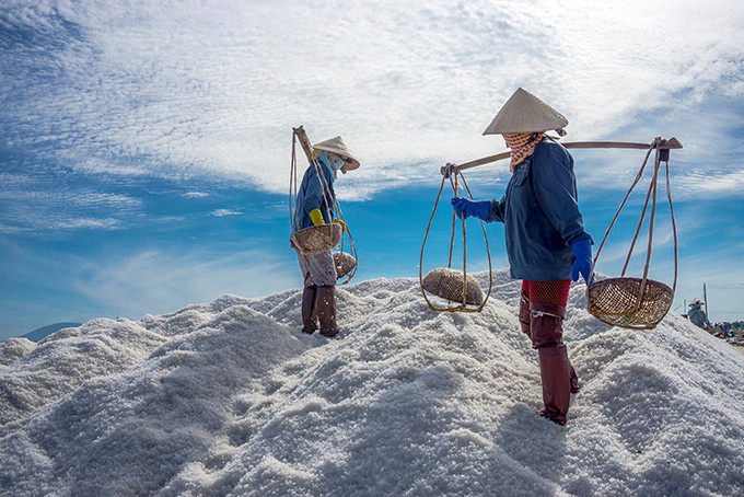 Đời sống diêm dân và nghề làm muối ở Hòn Khói (Ninh Hòa) rất phù hợp để phát triển mô hình du lịch cộng đồng.