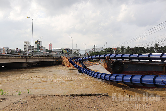 Đây là 2 đường ống dẫn nước chính cung cấp nước cho toàn bộ khu vực phía Bắc TP. Nha Trang.