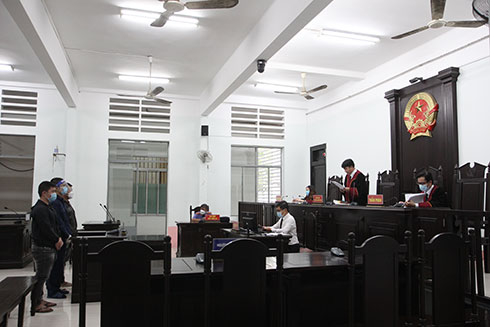 Đánh người, 3 thanh niên vào tù