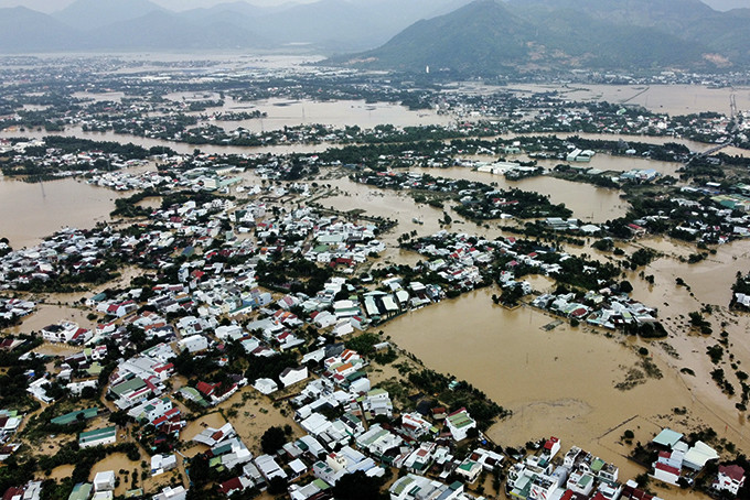 Khu vực các xã phía tây Nha Trang bị ngập nặng trong đợt mưa lớn ngày 30-11. Ảnh: PHẠM BÁ DUY