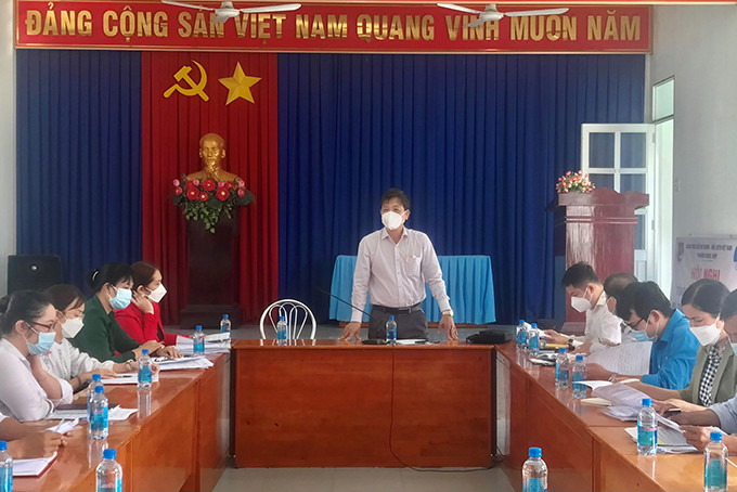 Ông Huỳnh Mộng Giang phát biểu tại buổi làm việc với phường Ngọc Hiệp.
