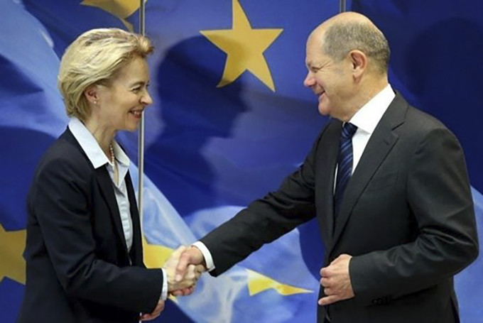 Tân Thủ tướng Đức Olaf Scholz và Chủ tịch Ủy ban châu Âu (EC) Ursula von der Leyen. (Nguồn: ruptly.tv)