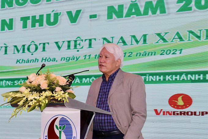 Phó giáo sư, Tiến sĩ Nguyễn Chu Hồi, Đại biểu Quốc hội khoá XV, Phó Chủ tịch Thường trực Hội Nghề cá Việt Nam phát biểu tham luận tại diễn đàn.