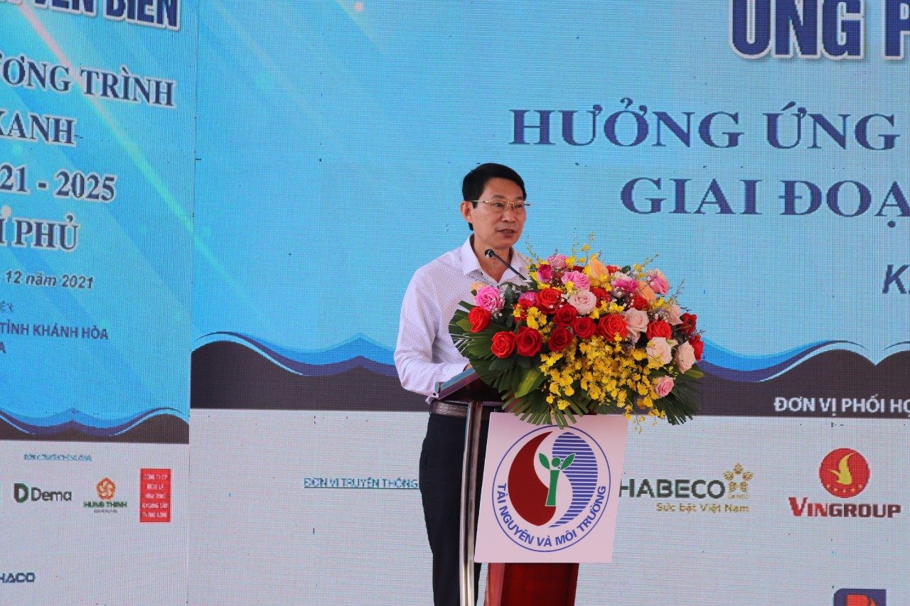 Ông Đinh Văn Thiệu - Phó Chủ tịch UBND tỉnh Khánh Hòa phát biểu tại lễ trồng cây.
