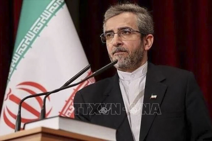 Nhà đàm phán hạt nhân hàng đầu của Iran Ali Bagheri Kani phát biểu tại một cuộc họp báo ở Tehran. Ảnh: IRNA/TTXVN