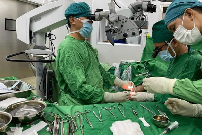 Nối thành công ngón tay đứt lìa hoàn toàn