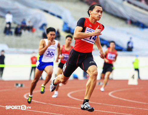 Tran Nhat Hoang successfully defends gold medal in the men's 400m event. (Source: Sport5.vn)