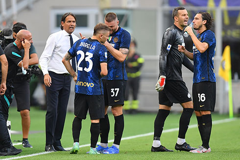 Inter Milan là câu lạc bộ vô địch lượt đi của Serie A mùa giải 2021 - 2022.