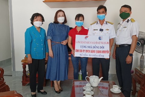 Lữ đoàn 146 Hải quân bàn giao nhà tình nghĩa cho quân nhân có hoàn cảnh khó khăn