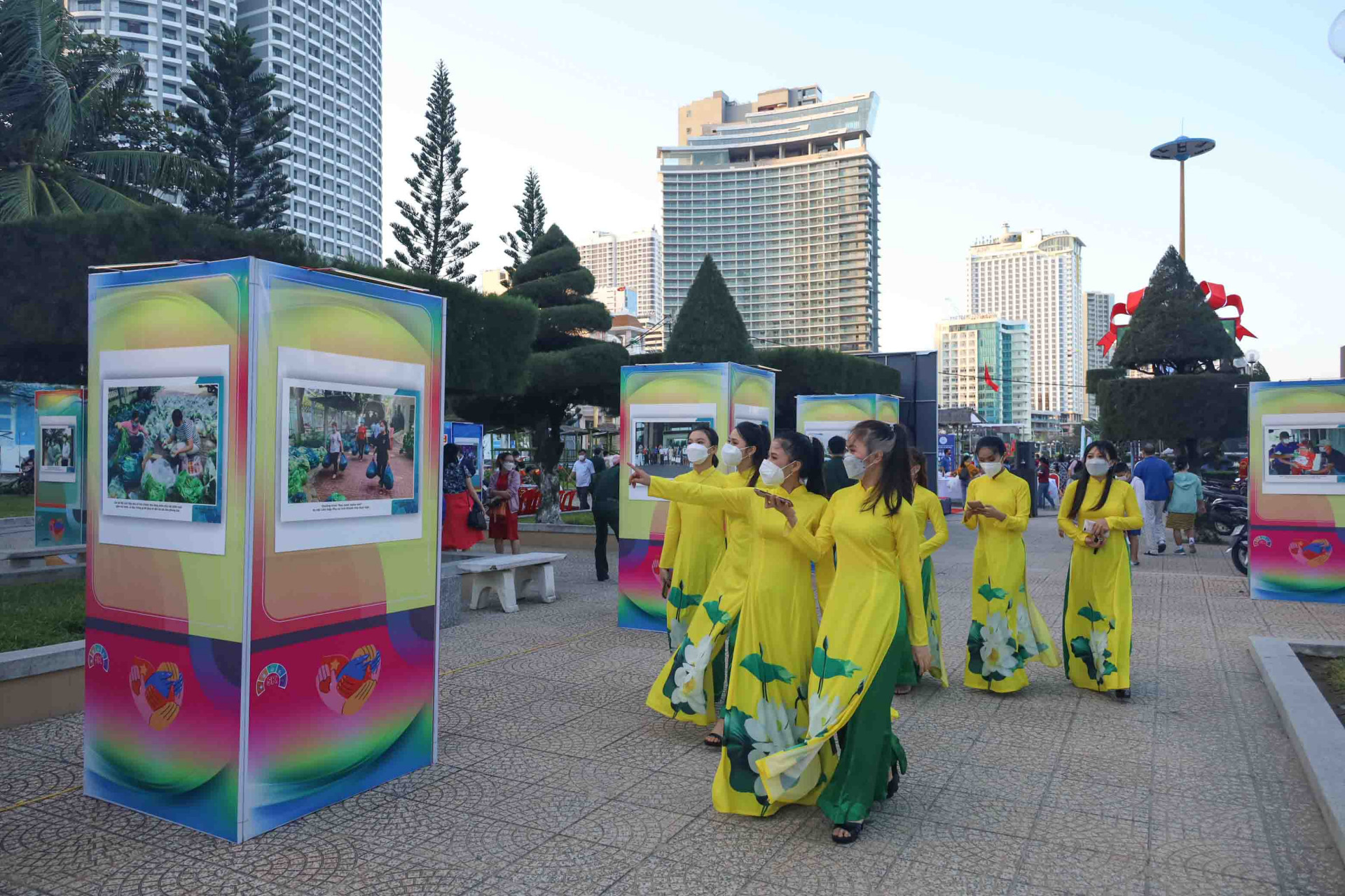 Exhibition themed “Khanh Hoa welcomes New Year 2022