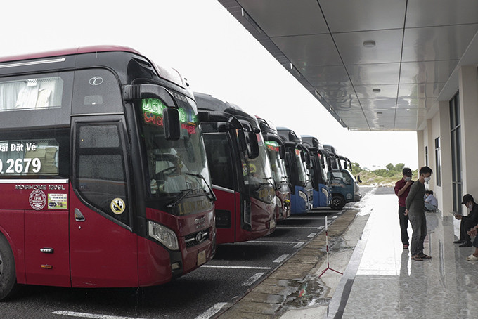 Các phương tiện vận tải tuyến cố định sẽ được bố trí đủ để phục vụ người dân đi lại (ảnh chụp Bến xe Vạn Ninh).