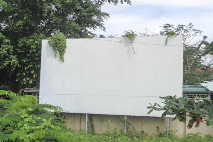 Cần thay mới pa nô tuyên truyền