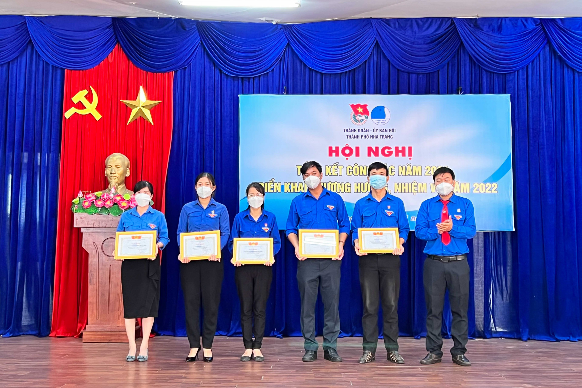 Hội Liên hiệp Thanh niên Việt Nam TP. Nha Trang khen thưởng các tập thể, cá nhân xuất sắc trong công tác Hội