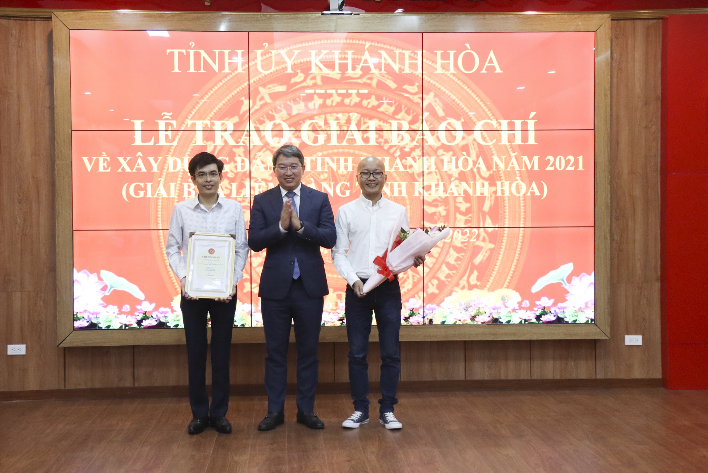 Trao Giải báo chí về Xây dựng Đảng tỉnh Khánh Hòa năm 2021