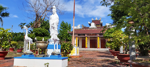 Chùa tổ đình Thiên Quang - một trong những ngôi chùa làng lớn ở làng Phú Lộc.