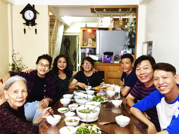 Gia đình diễn viên Kiến An sum vầy cùng má vợ trong căn nhà nhỏ  trên đường Nguyễn Thiện Thuật (TP. Nha Trang).